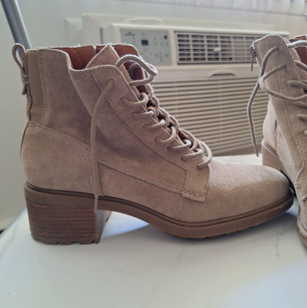 Tan Suede Lace-Up Ankle Boots Lucky Brand Size 10
